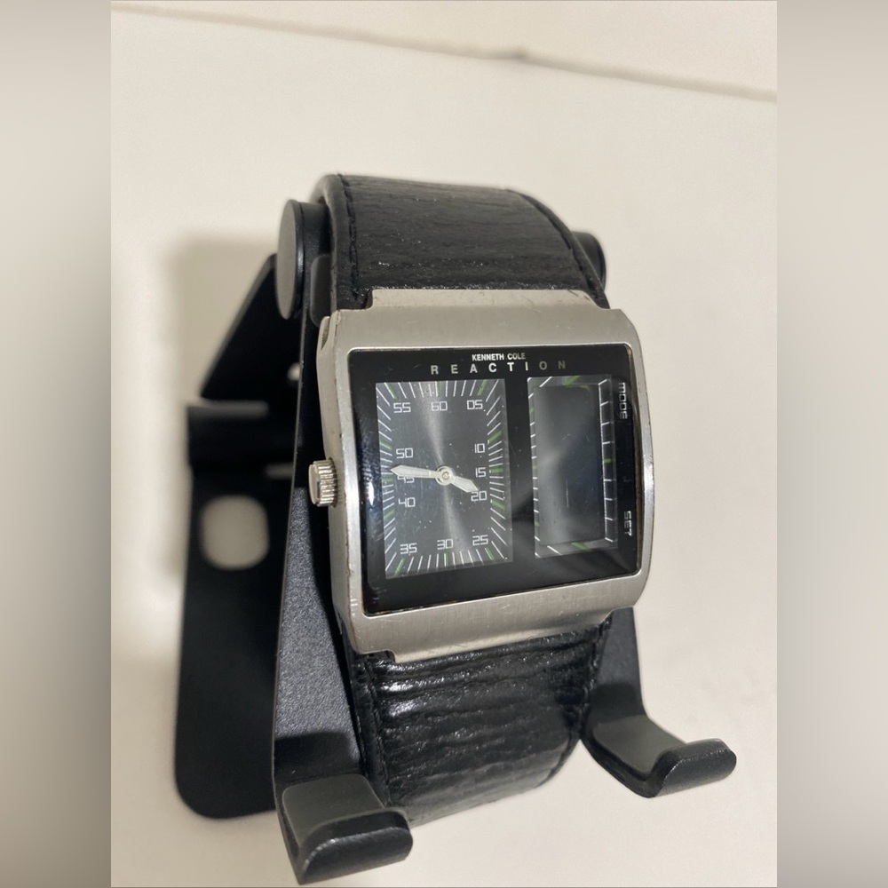 vintage Kenneth Cole Reaction SS 60 DS dual-time watch w  black leather band.